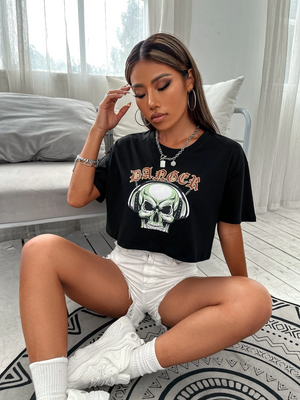 Women Skull & Letter Graphic Drop Shoulder Crop-Tee