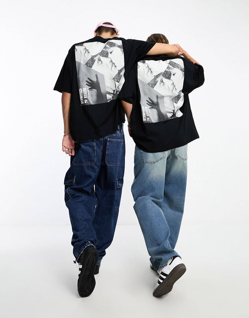 UNISEX MET KISS OVERSIZED PRINT T-SHIRT