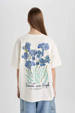 Woman Oversize Fit Van Gogh Licensed Printed T-Shirt