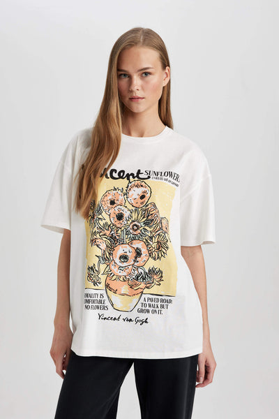 Women Oversize Fit Van Gogh Licensed Crew Neck Printed Short Sleeve T-Shirt